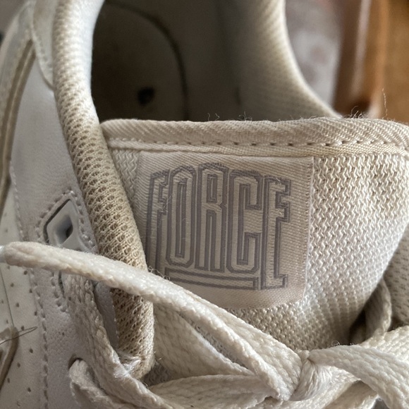 Nike Force All white Sneaker - Picture 7 of 16